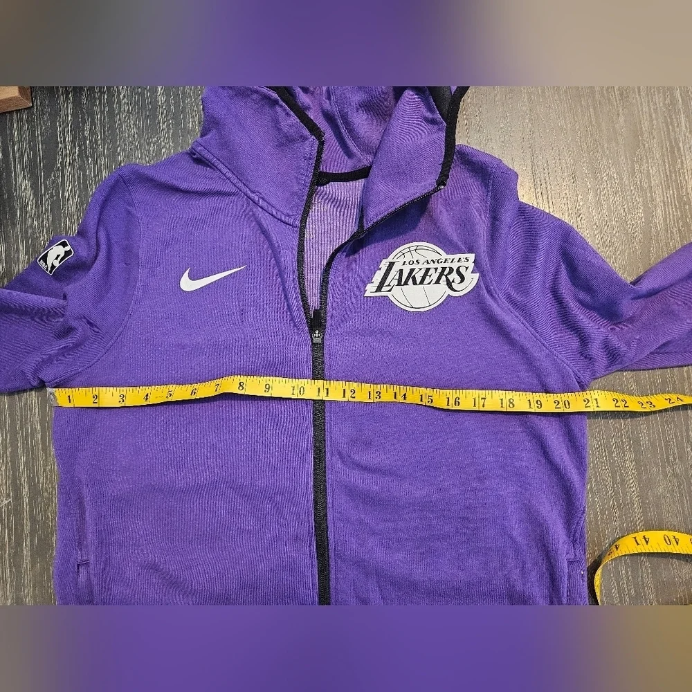 Nike Dri-fit Purple Los Angeles Lakers Zip-Up hoodie Jacket size Youth XL. NBA